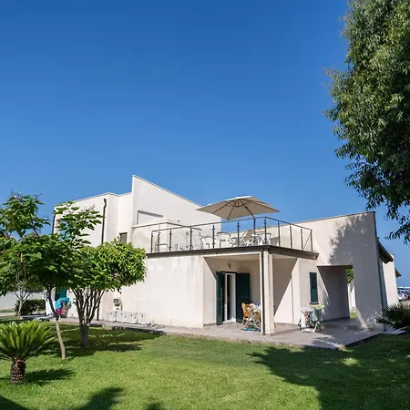 מלון דירות Emmesse 3*