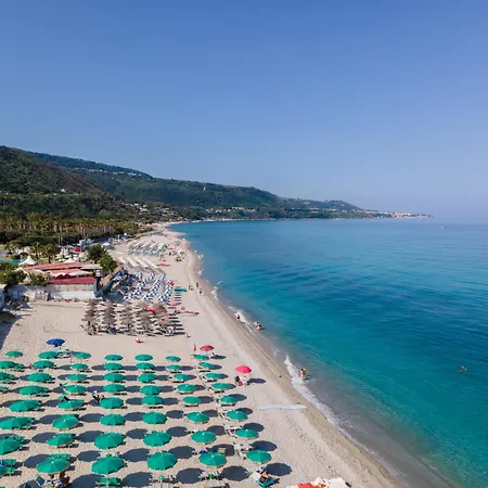 Villaggio Emmesse Aparthotel