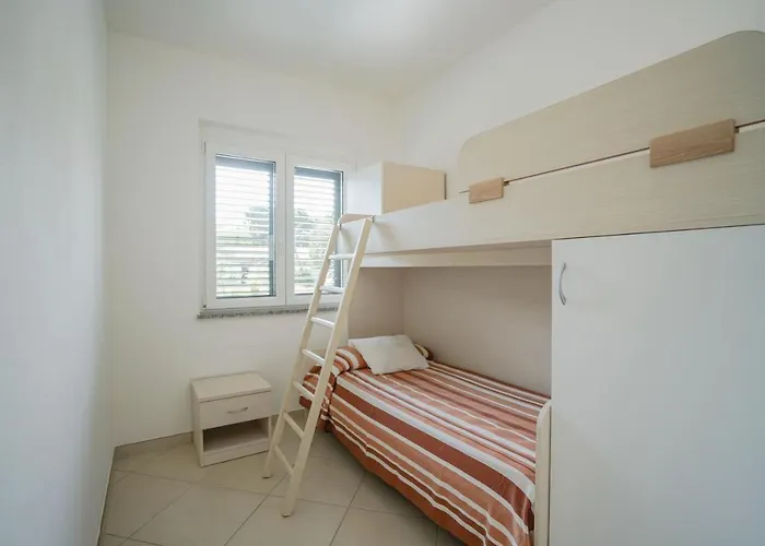 Emmesse מלון דירות 3*