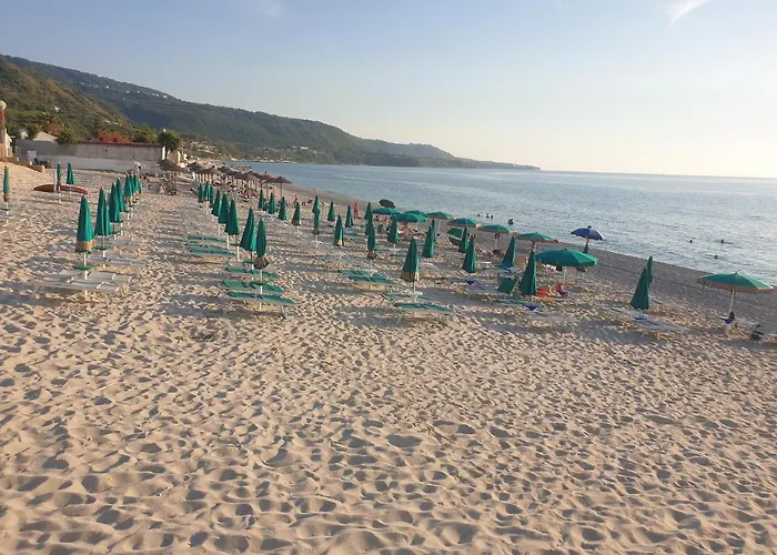 Emmesse מלון דירות זמברונה