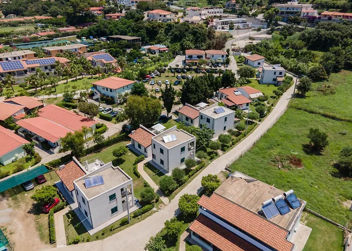 Emmesse מלון דירות 3*