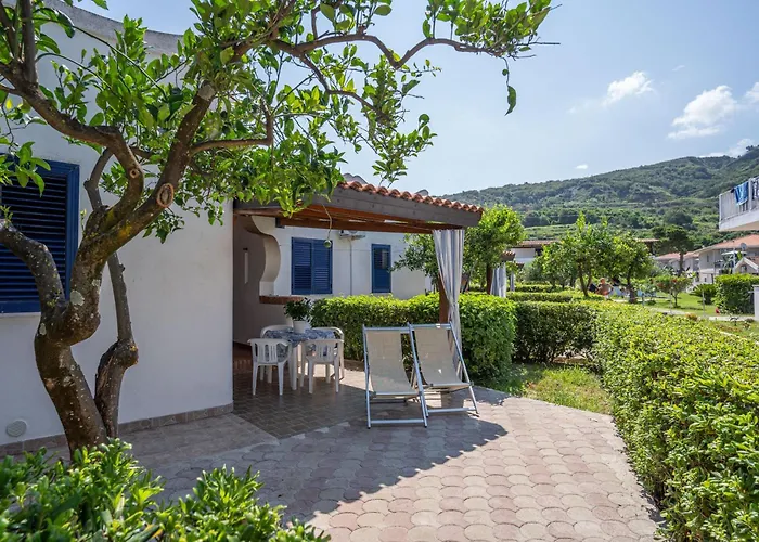 Emmesse מלון דירות זמברונה